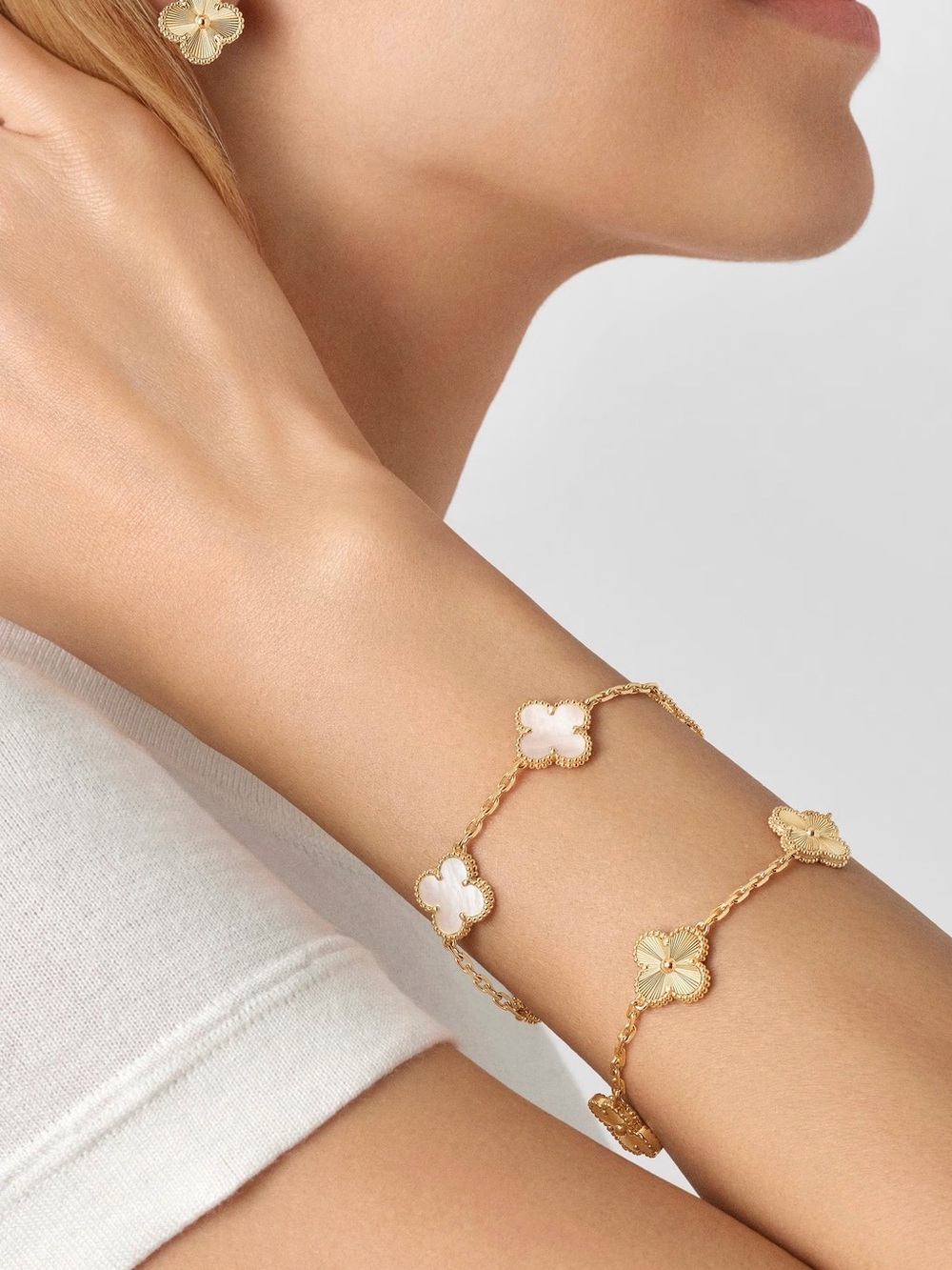 Gold Clover Pendant  Bracelet Luxury Bracelet - Picture 6 of 7
